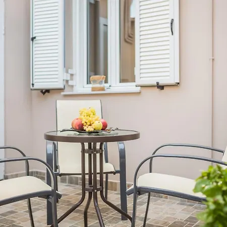 The Lagoon Luxury House