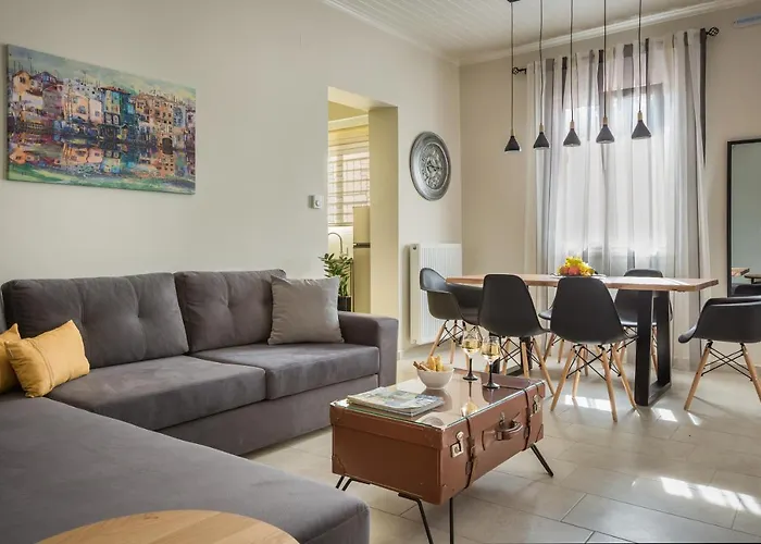 The Lagoon Luxury House