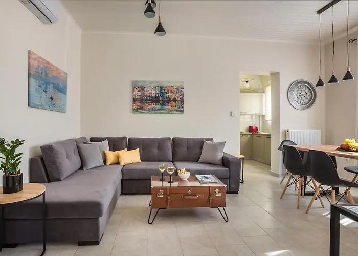 The Lagoon Luxury House *