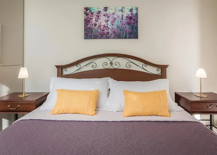 The Lagoon Luxury House